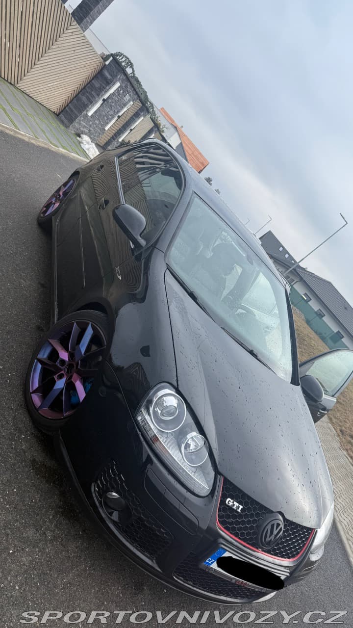 2006 Volkswagen Golf - 2