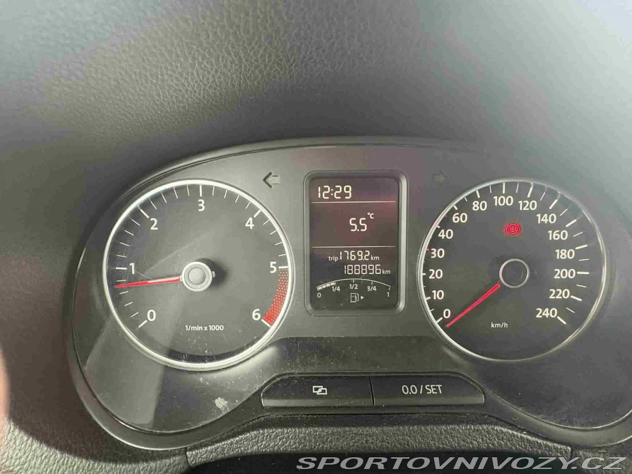 2011 Volkswagen Polo - 9