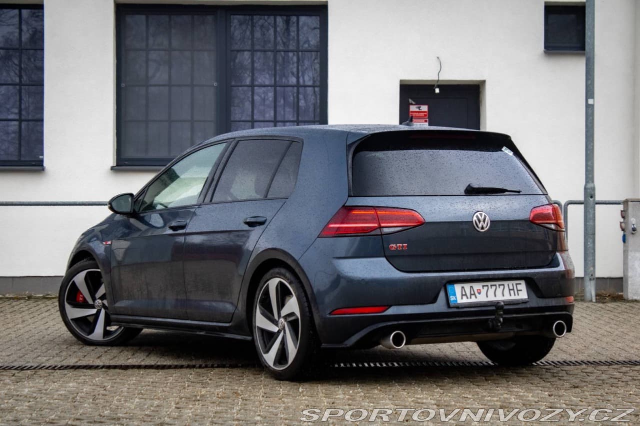 2019 Volkswagen Golf - 15