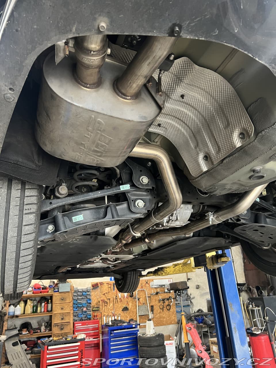 2023 Kia Stinger - 11