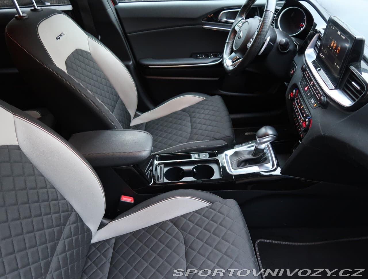 2019 Kia Proceed - 9