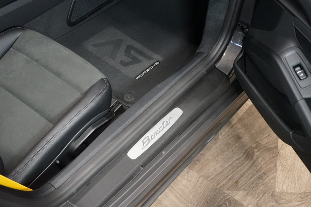 2024 Porsche 718 - 14