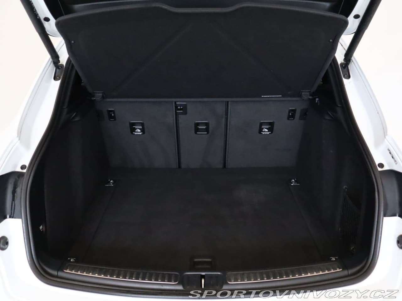 2018 Porsche Macan - 12