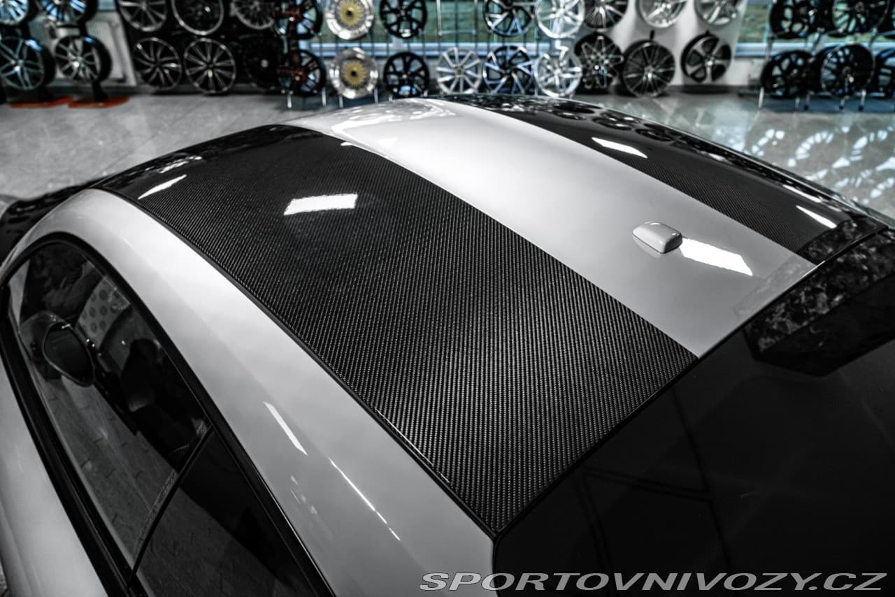 2020 Porsche 911 - 12