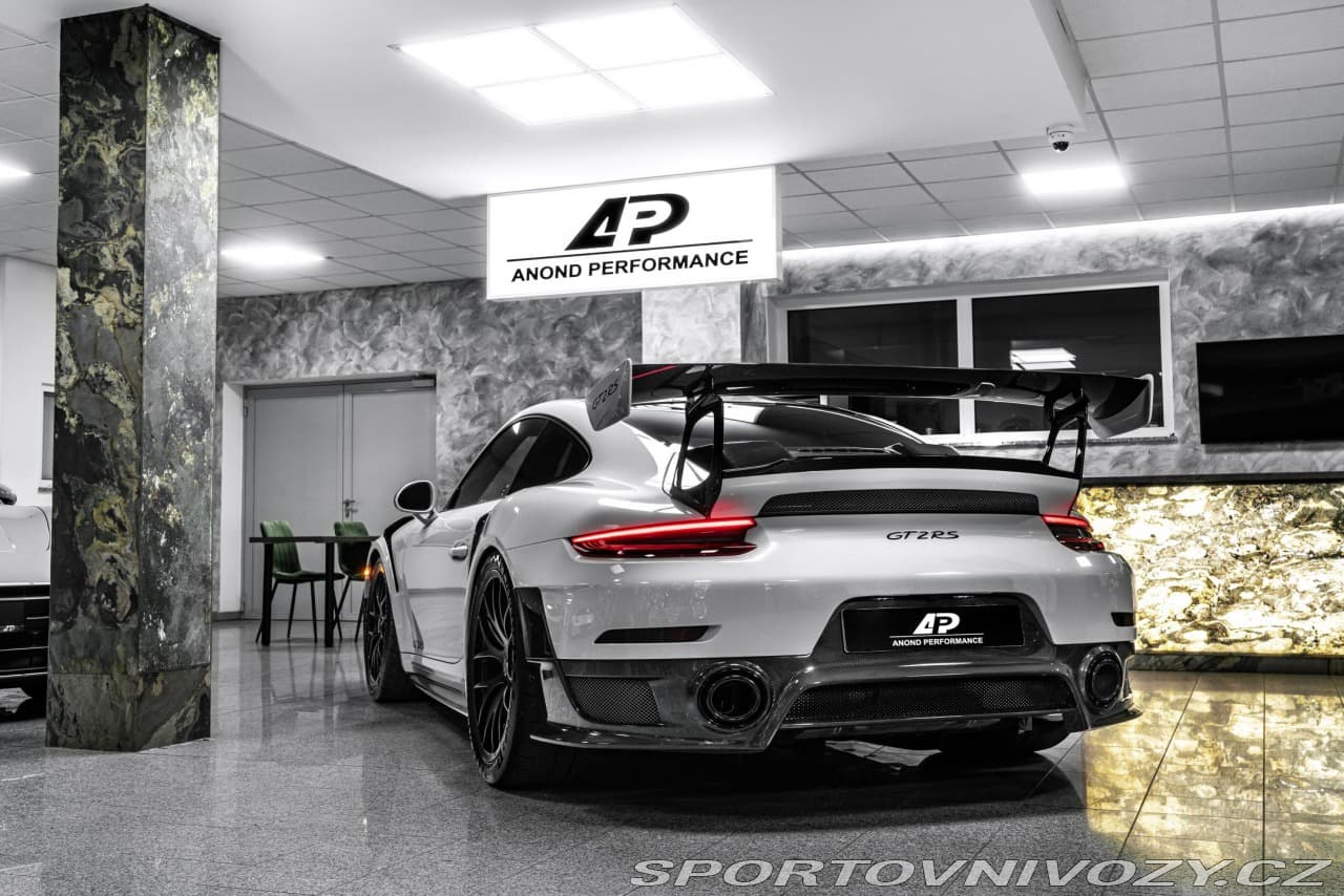 2020 Porsche 911 - 4