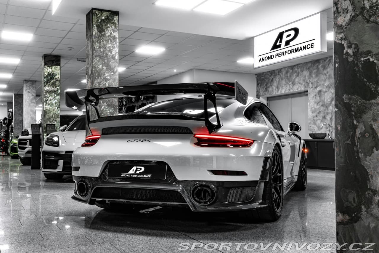 2020 Porsche 911 - 5