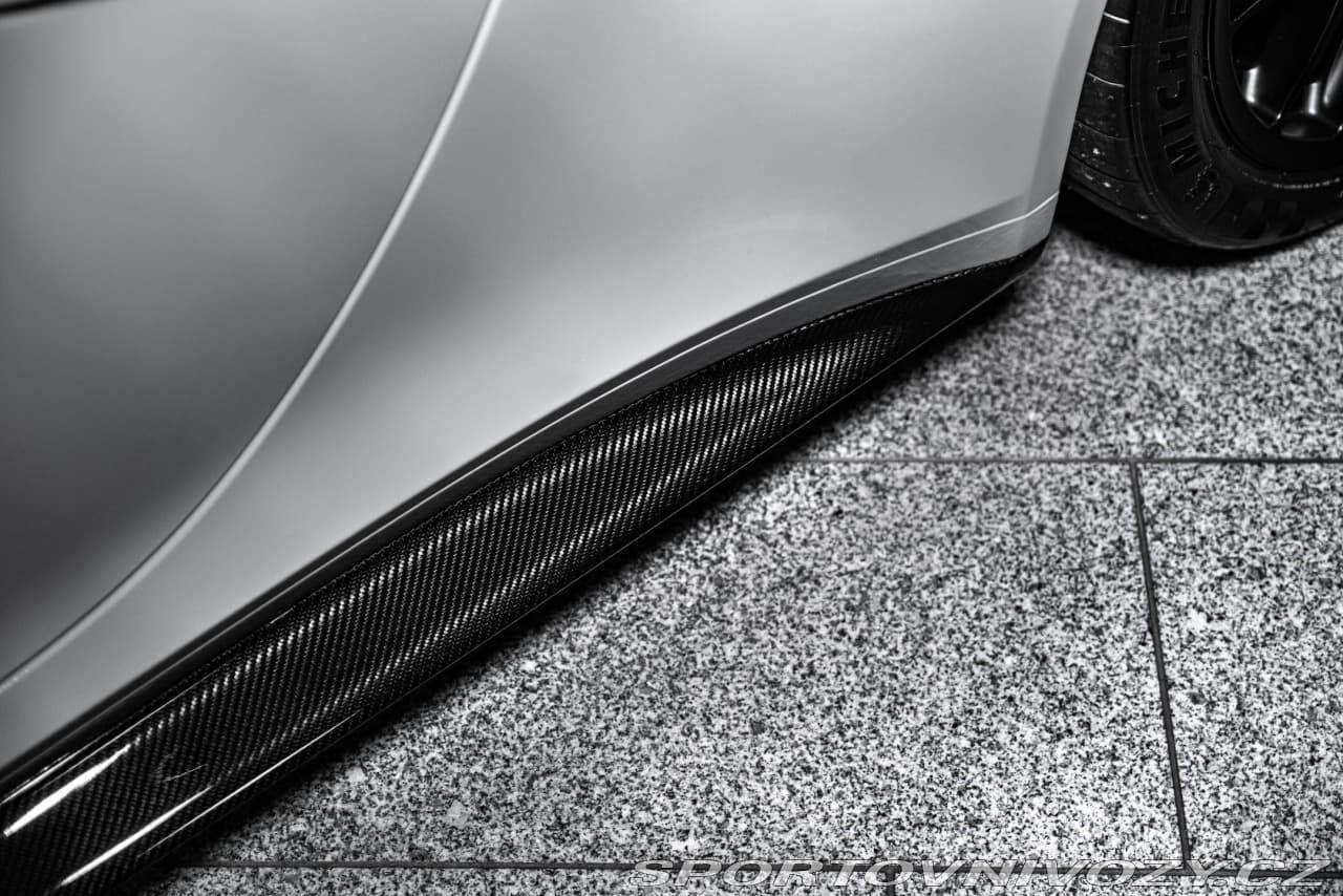 2020 Porsche 911 - 8