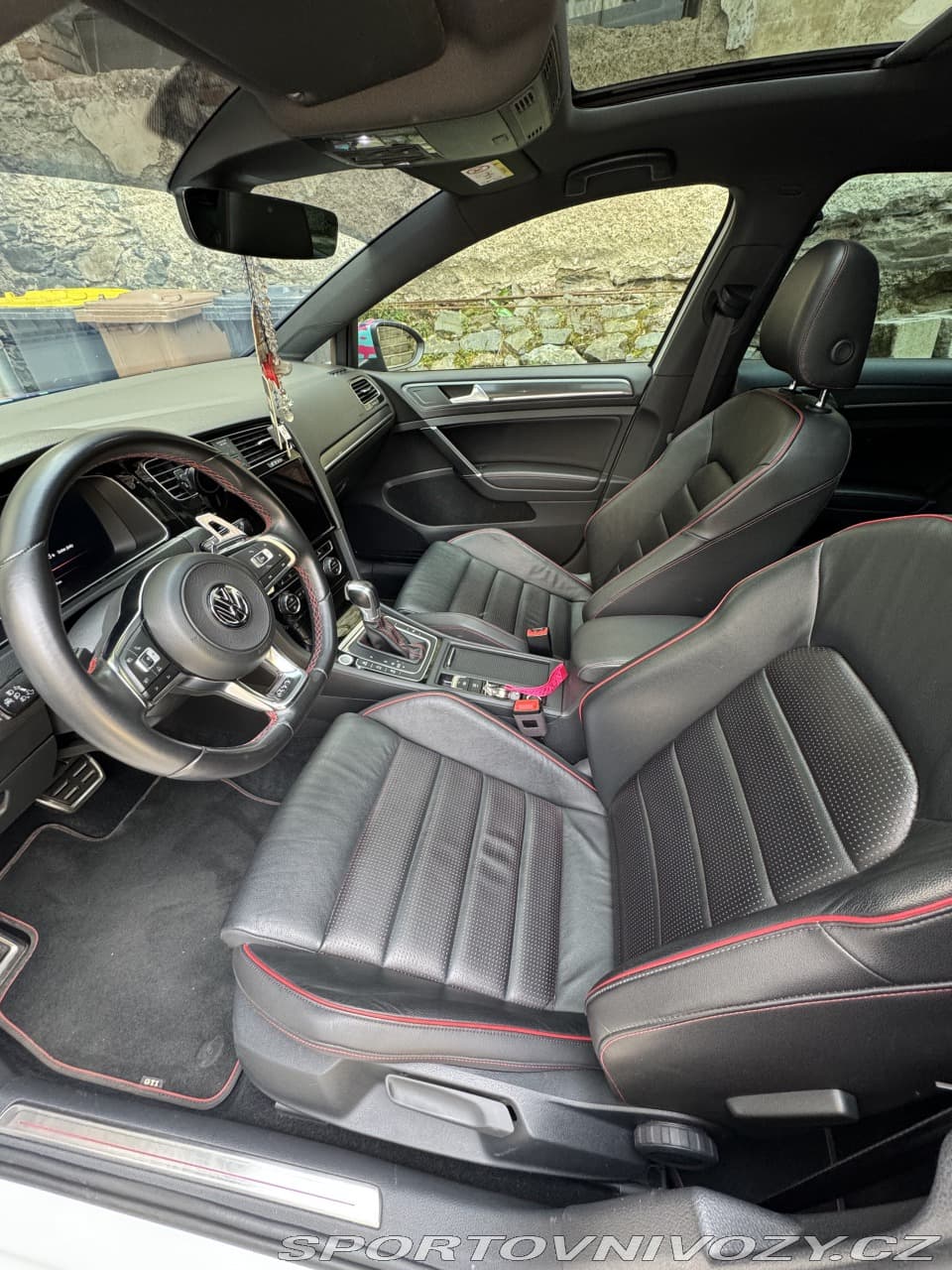 2017 Volkswagen Golf - 10