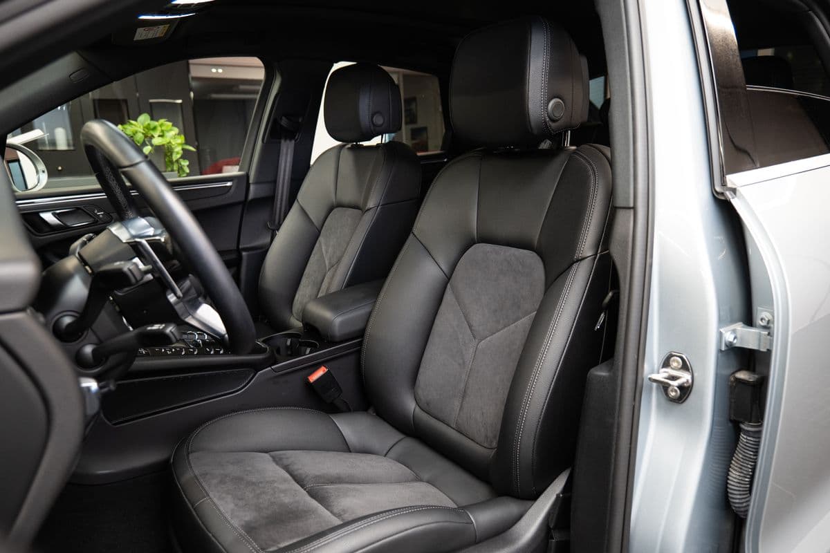 2025 Porsche Macan - 6