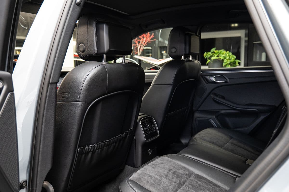 2025 Porsche Macan - 7