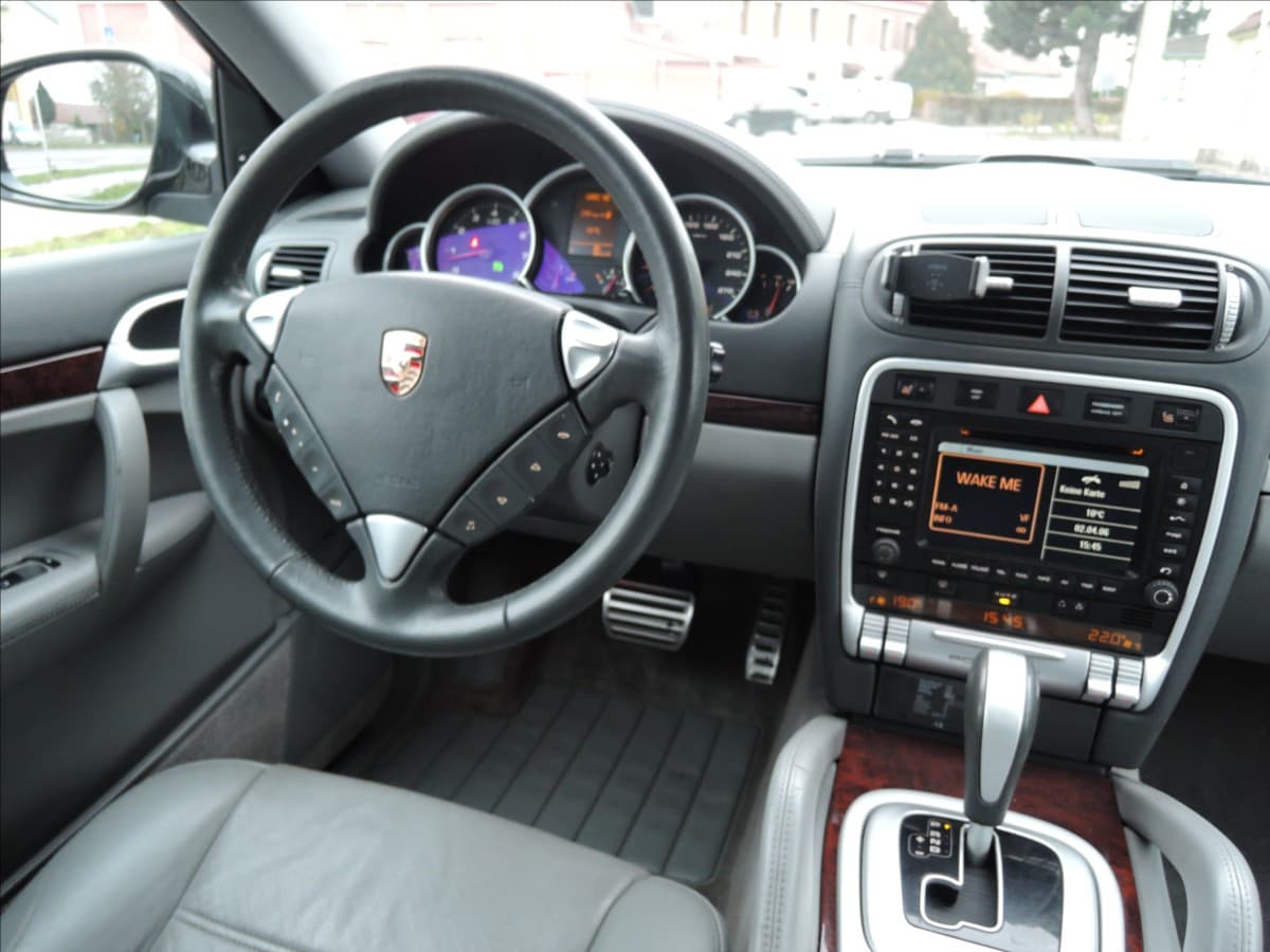 2003 Porsche Cayenne - 66
