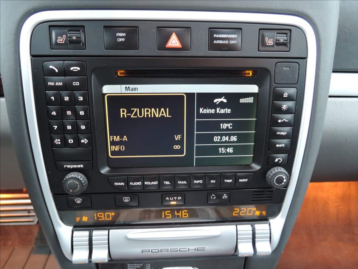 2003 Porsche Cayenne - 76