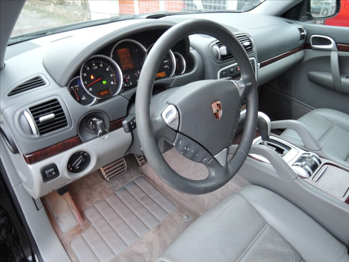 2003 Porsche Cayenne - 41