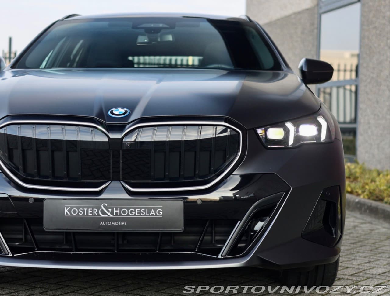2025 BMW 5-Series - 10