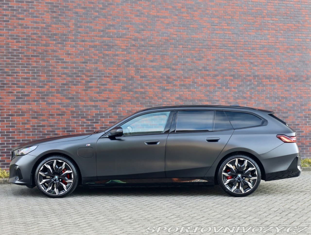 2025 BMW 5-Series - 13