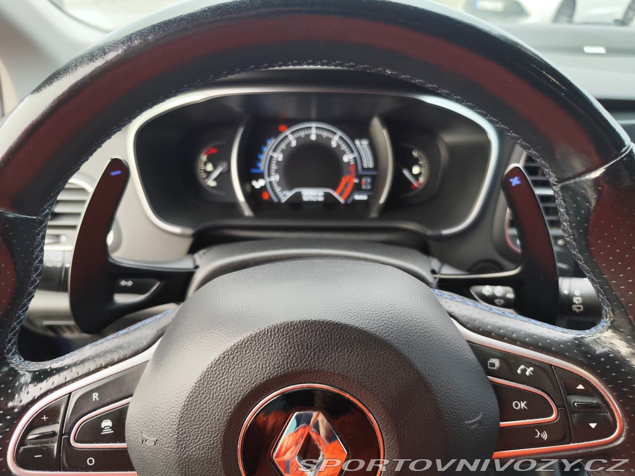 2017 Renault Megane - 11