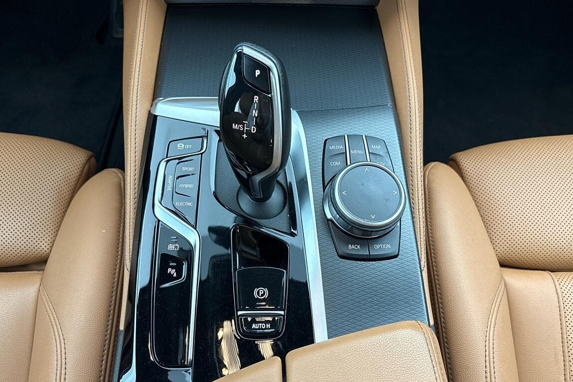 2022 BMW 5-Series - 11