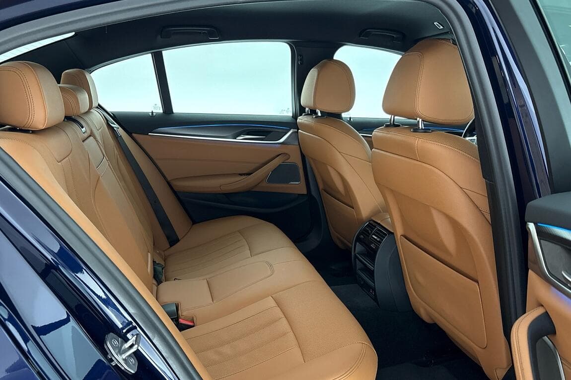 2022 BMW 5-Series - 13