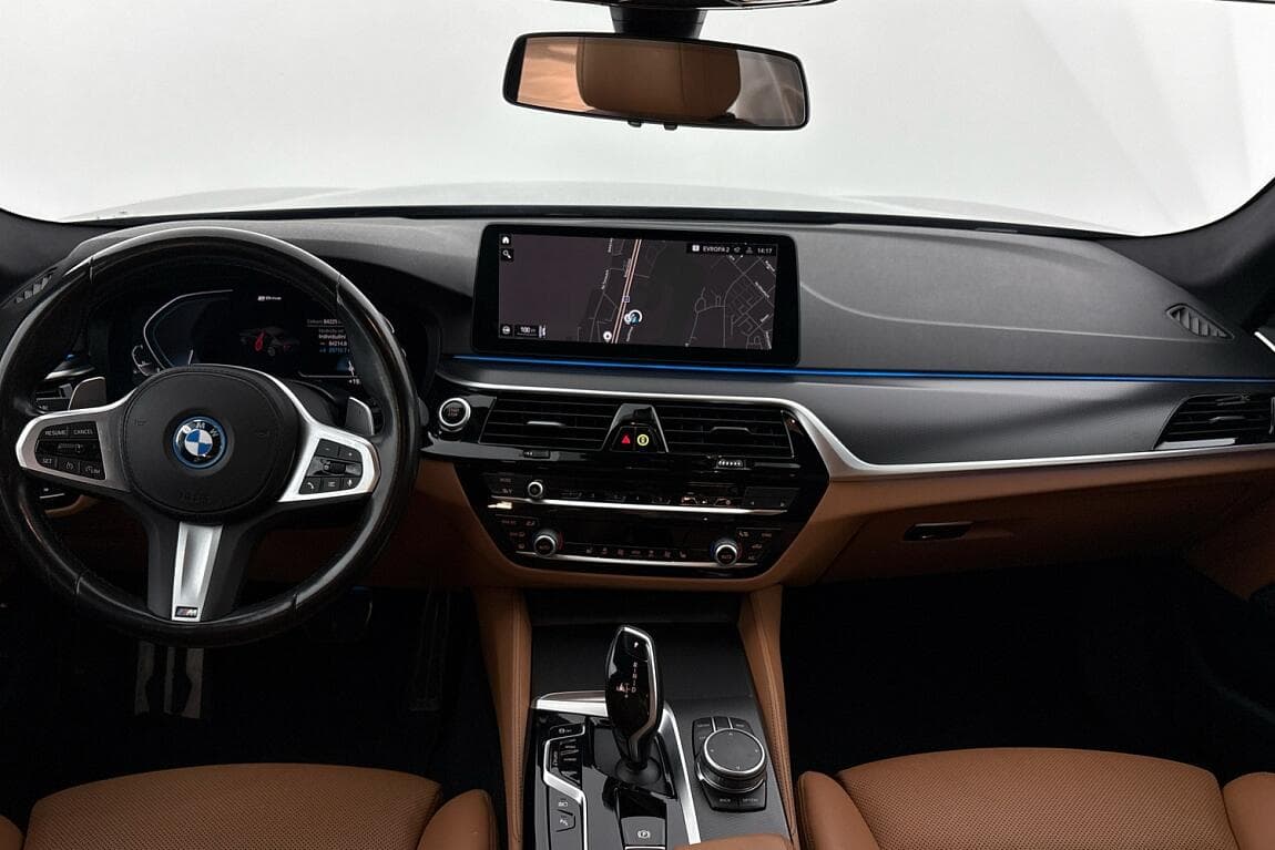 2022 BMW 5-Series - 8