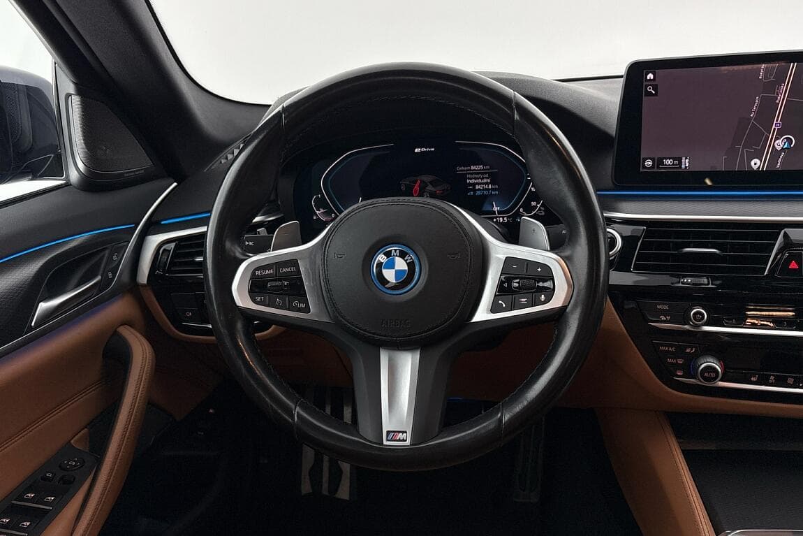 2022 BMW 5-Series - 9