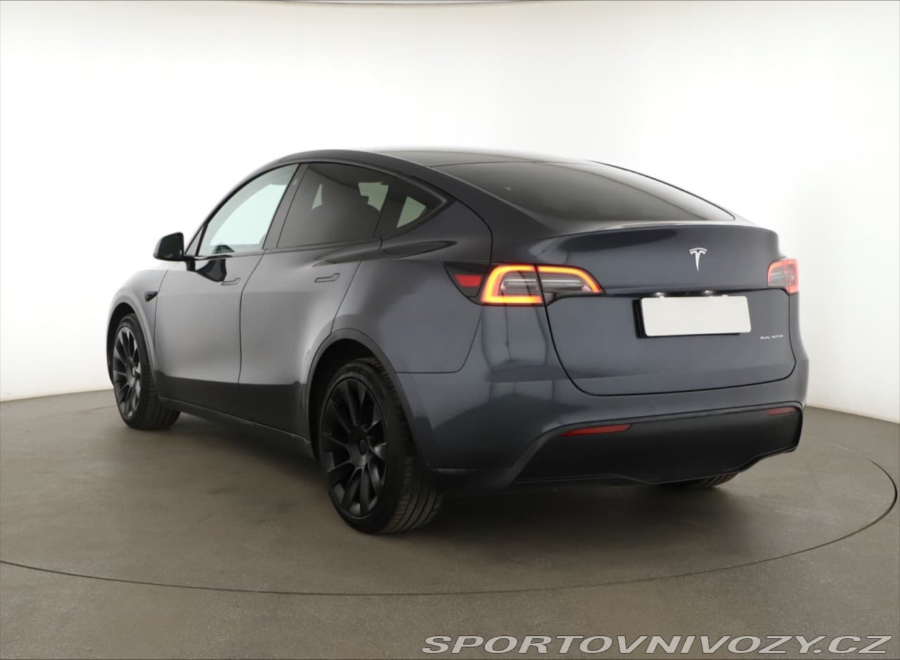 2021 Tesla Model Y - 4