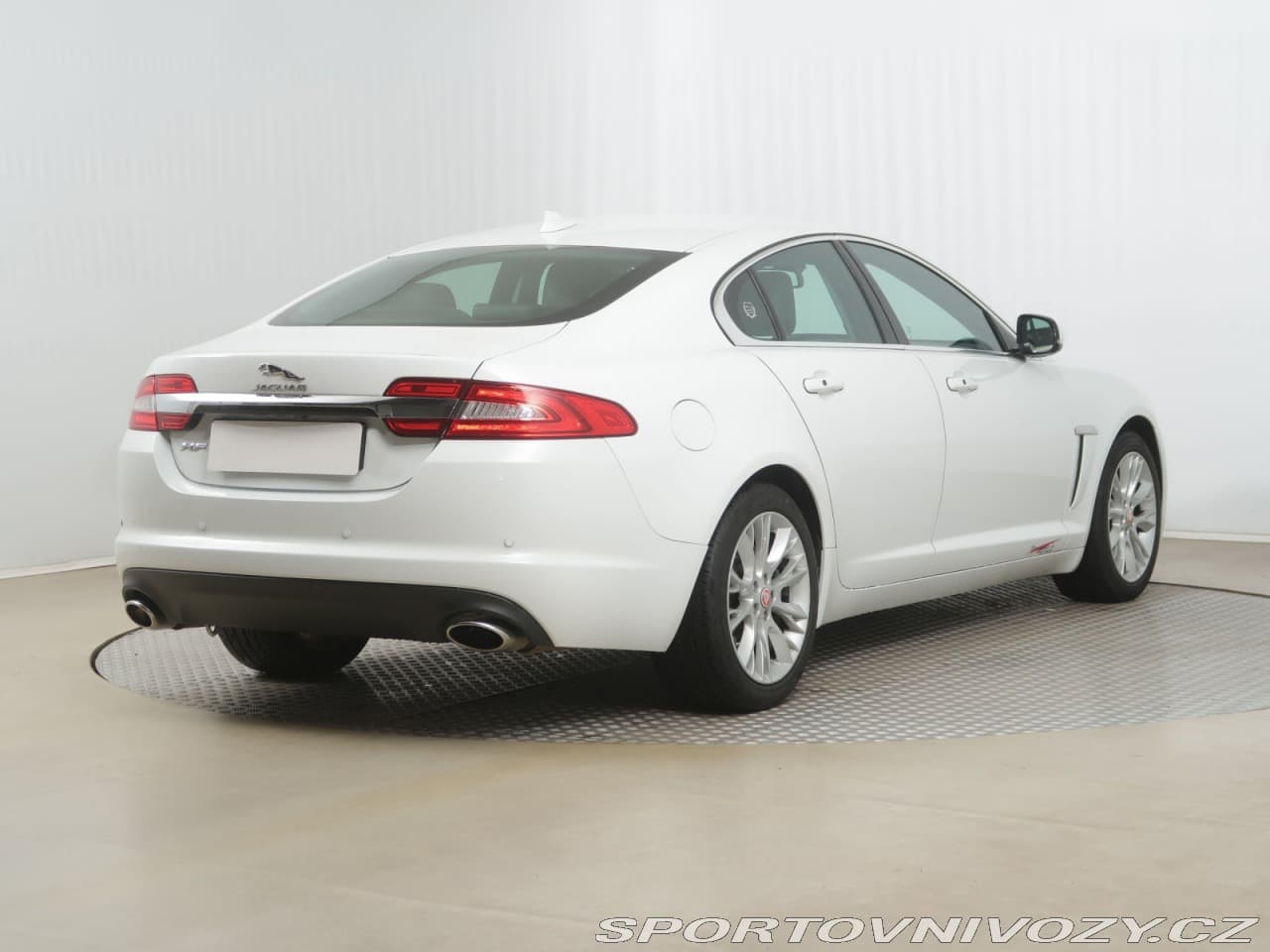 2015 Jaguar Xf - 5
