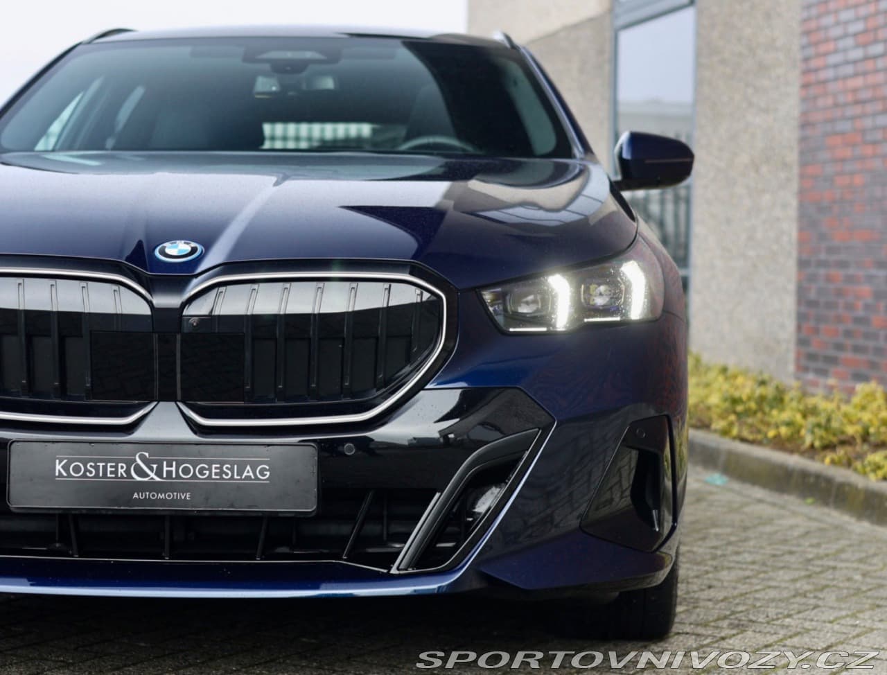 2025 BMW 5-Series - 10