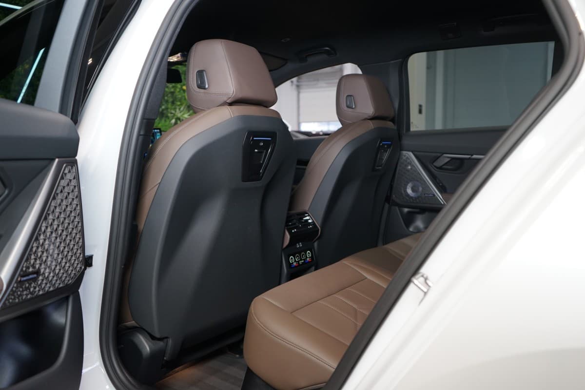 2024 BMW 5-Series - 15