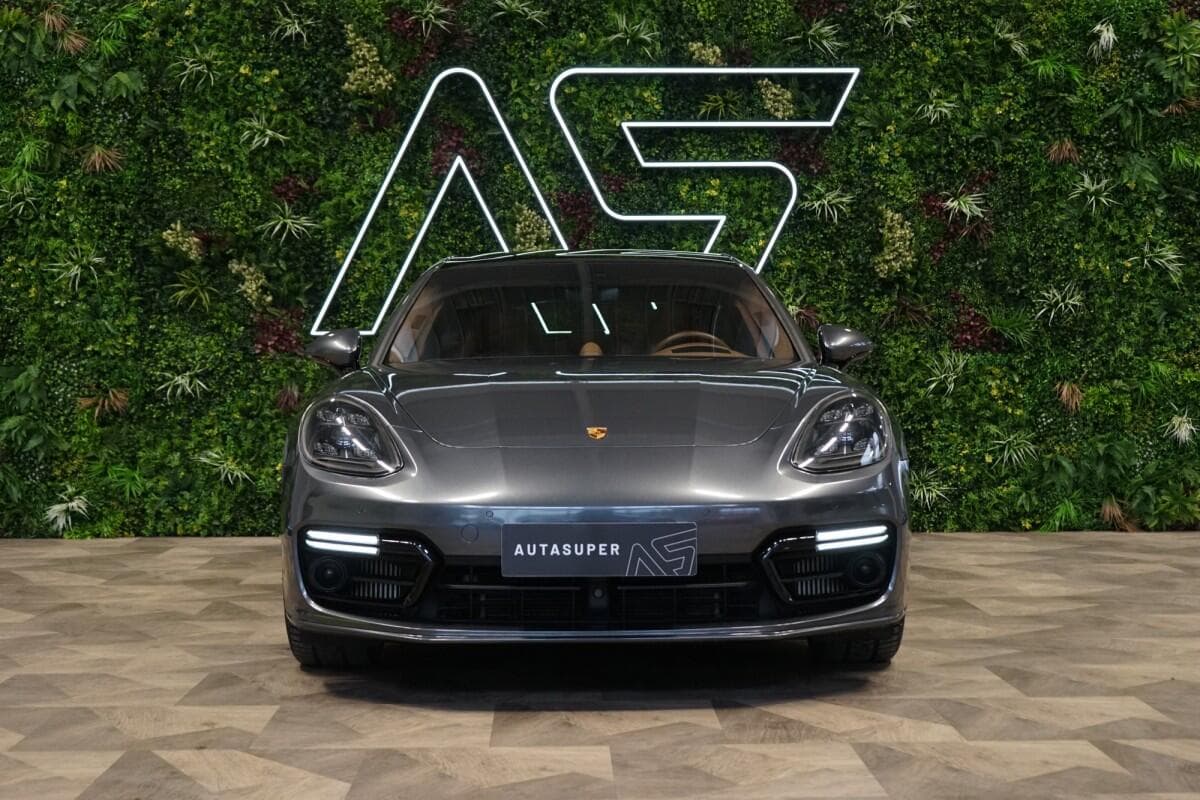2022 Porsche Panamera - 2