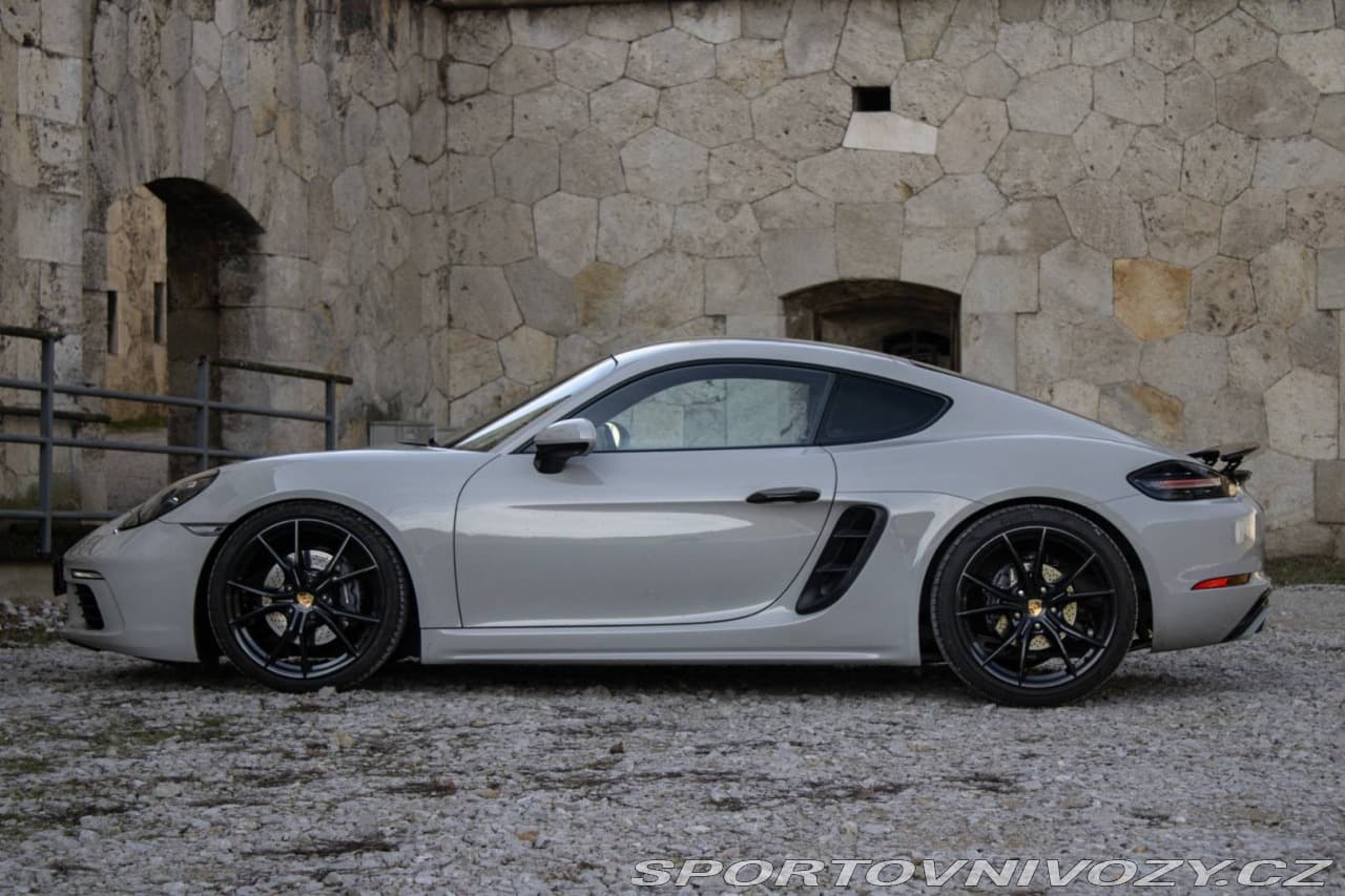 2020 Porsche Cayman - 12