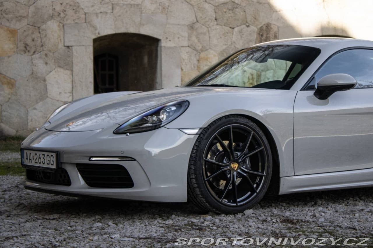 2020 Porsche Cayman - 13