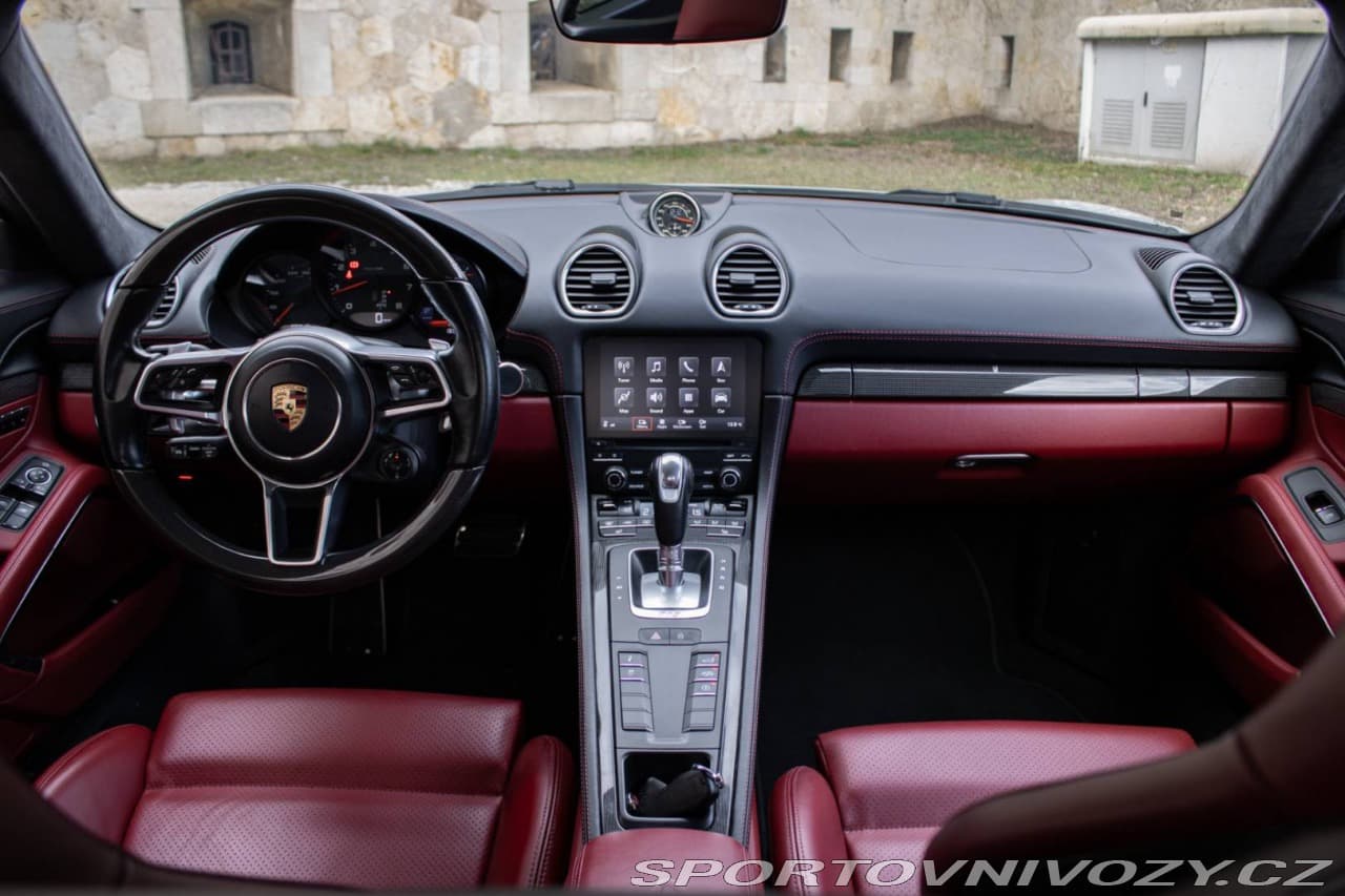 2020 Porsche Cayman - 19