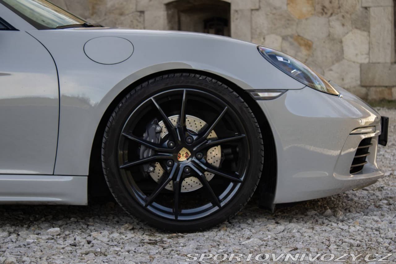 2020 Porsche Cayman - 7