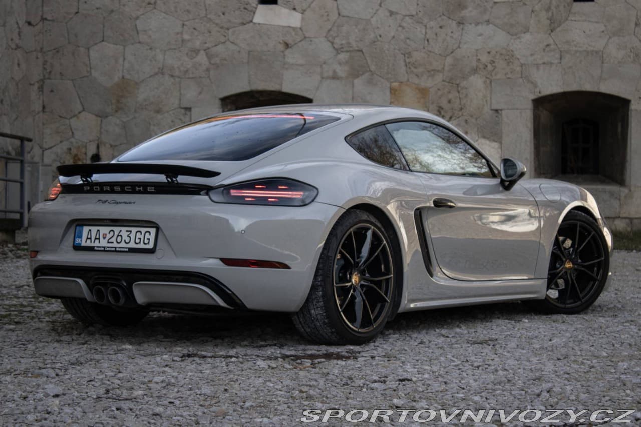 2020 Porsche Cayman - 8