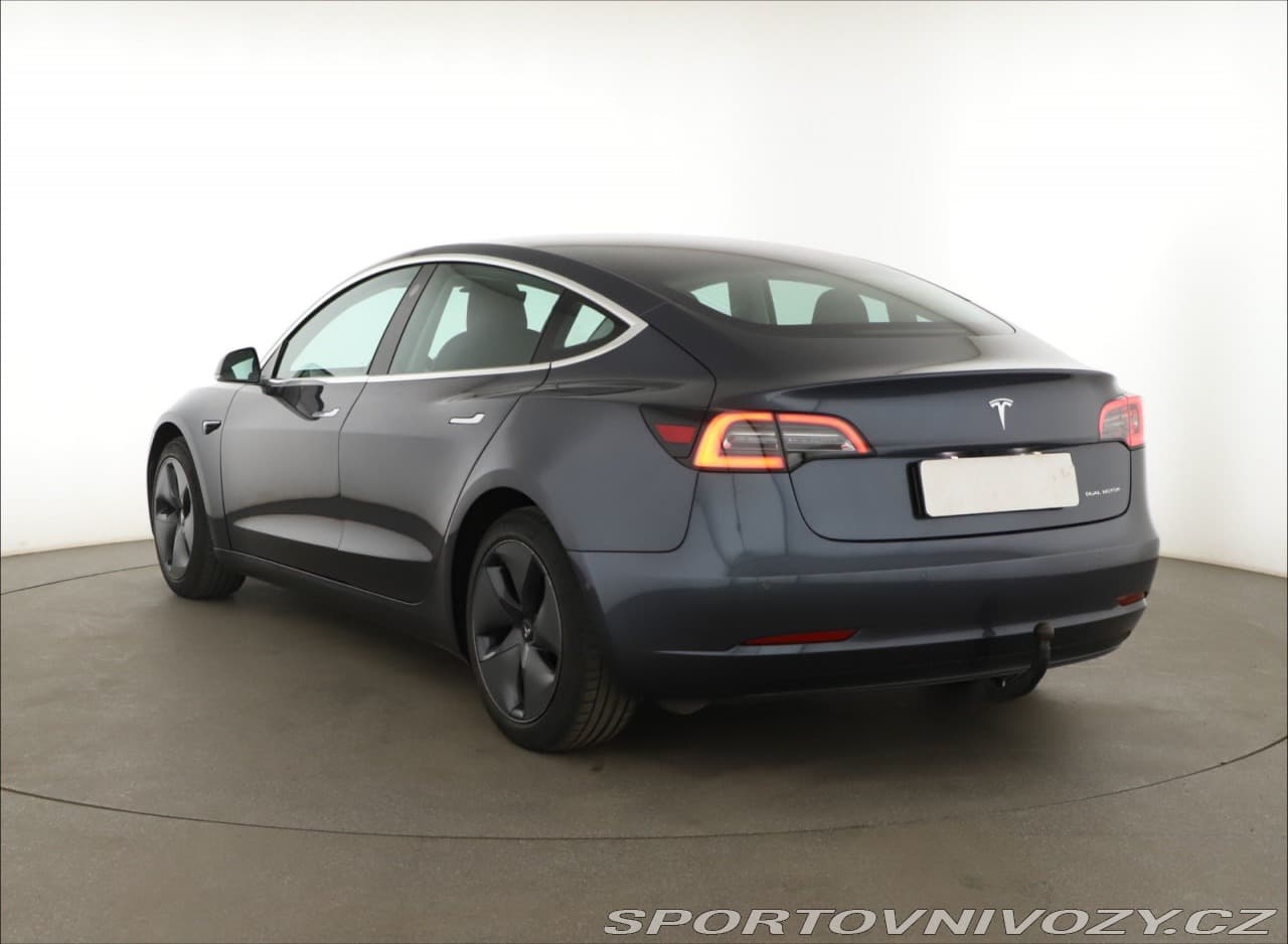 2020 Tesla Model 3 - 4
