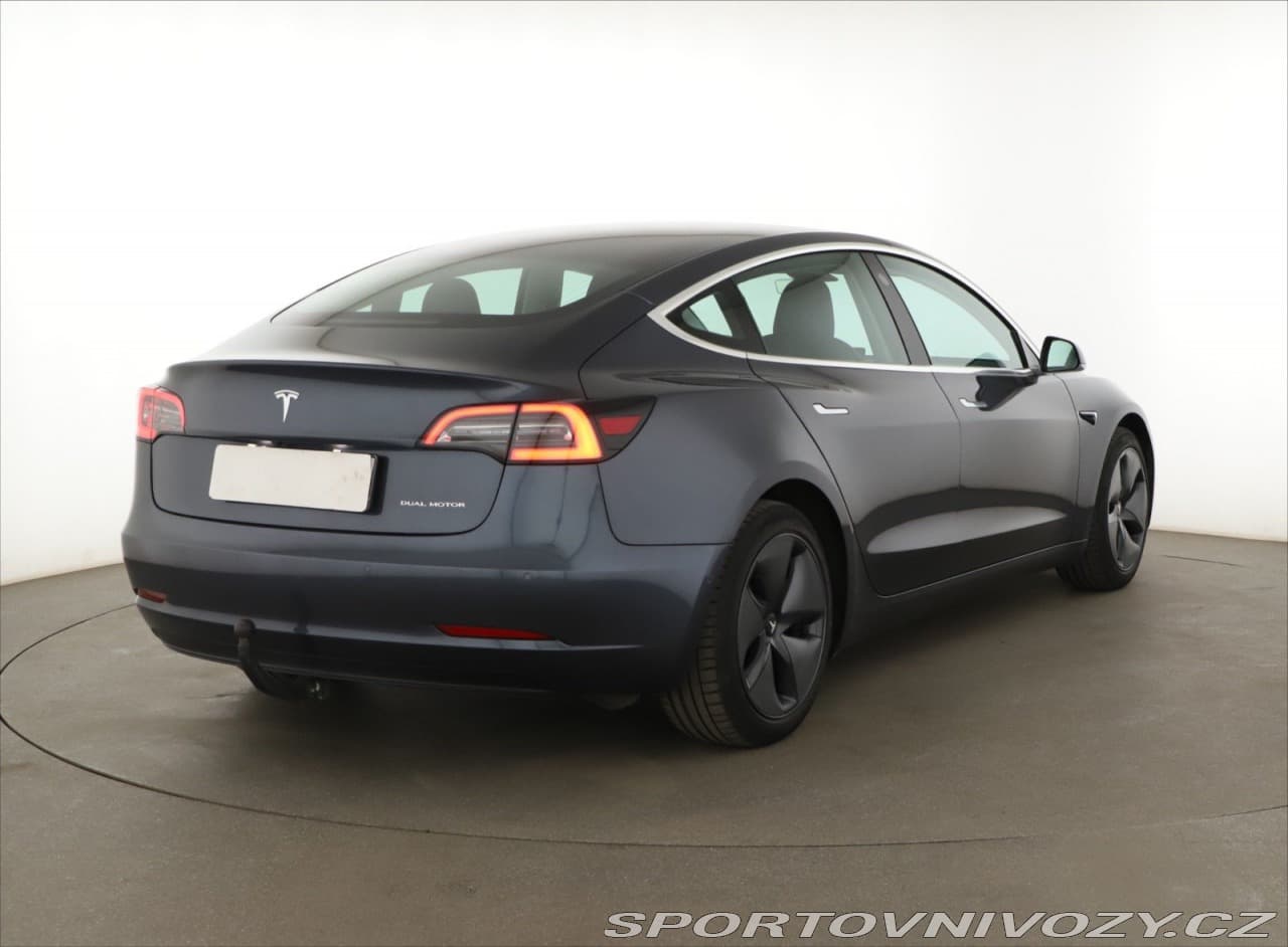 2020 Tesla Model 3 - 5