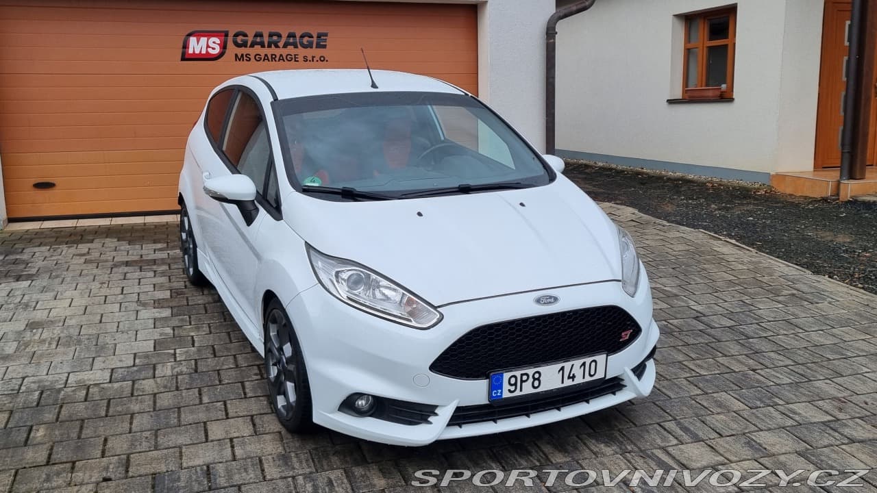 2015 Ford Fiesta - 10