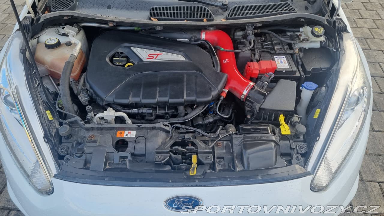 2015 Ford Fiesta - 12