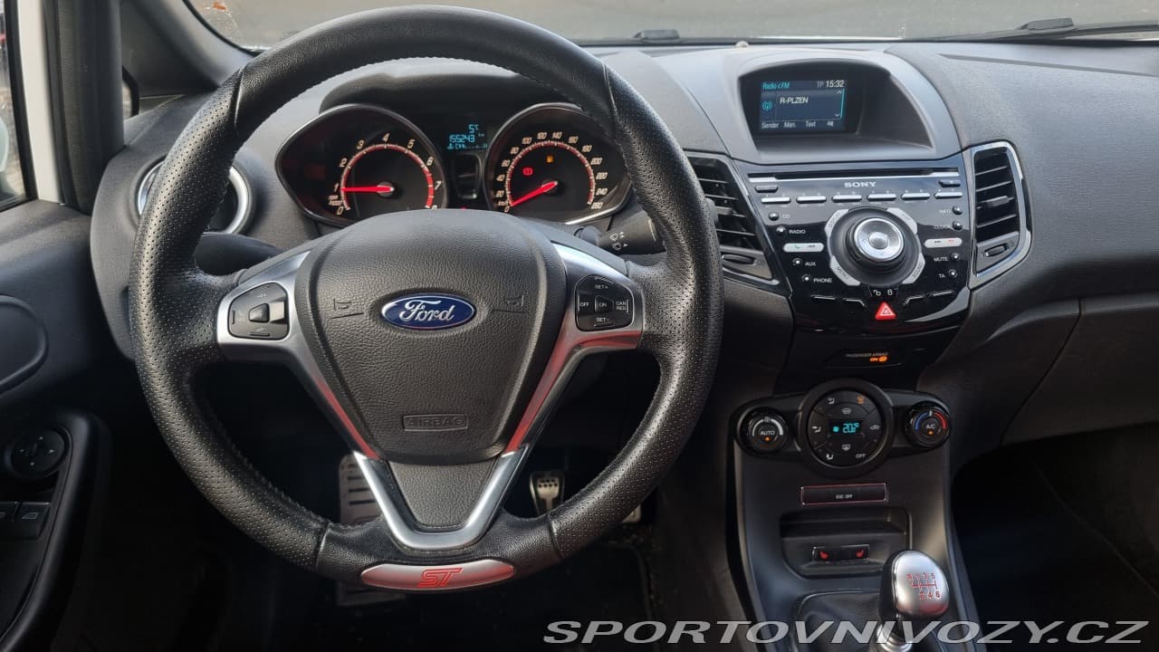 2015 Ford Fiesta - 13