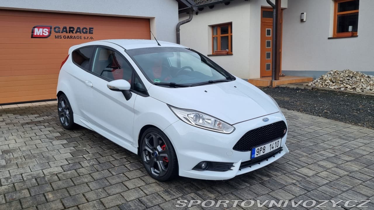 2015 Ford Fiesta - 3