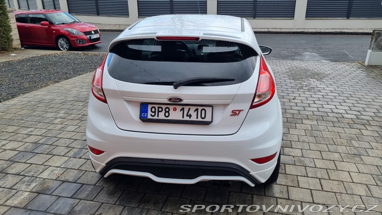 2015 Ford Fiesta - 5