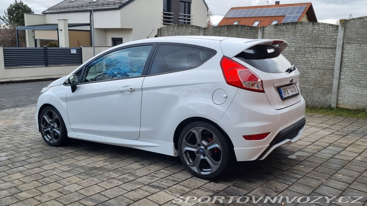 2015 Ford Fiesta - 6