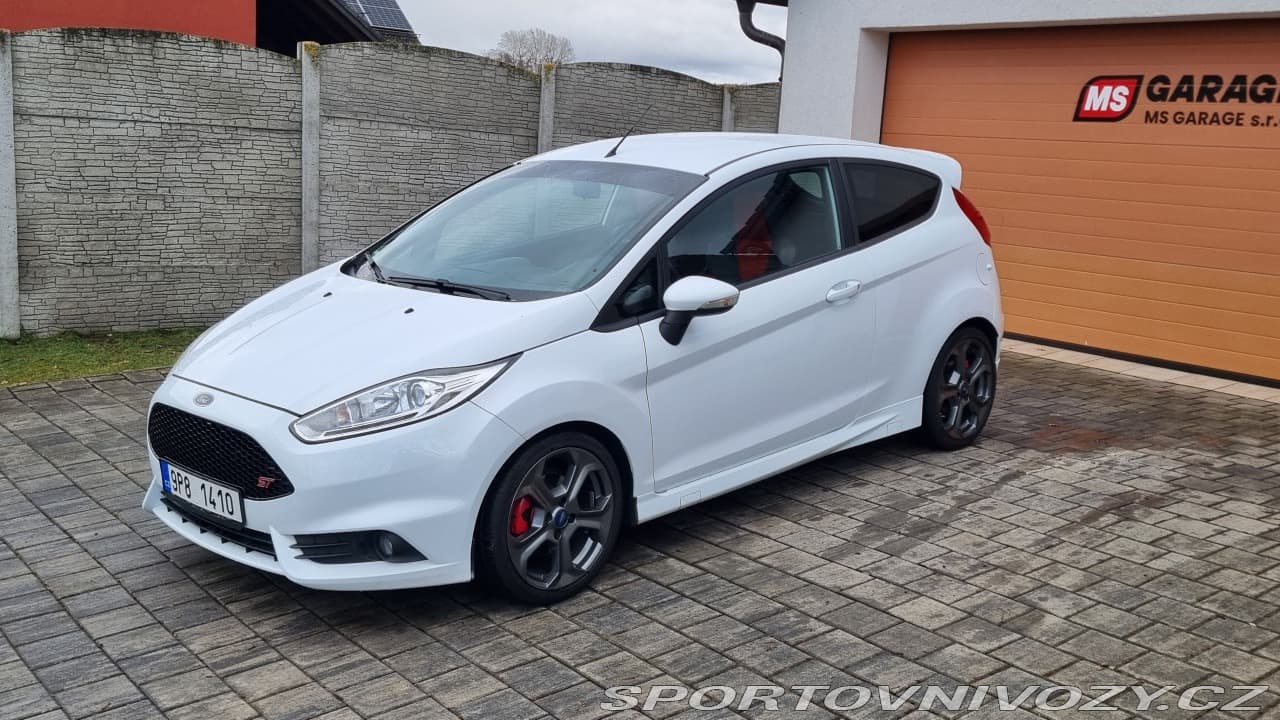 2015 Ford Fiesta - 8