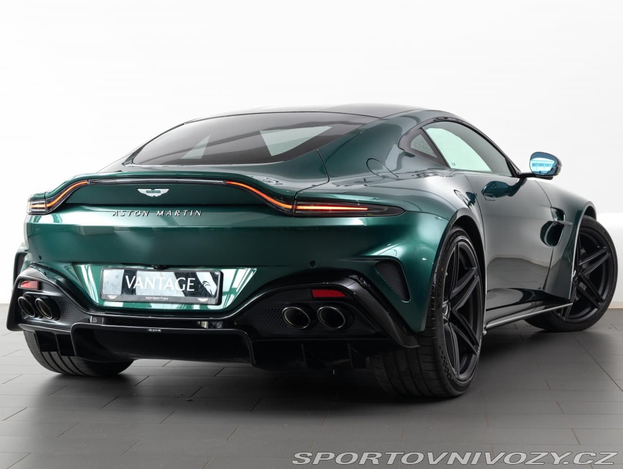 2025 Aston Martin Vantage - 3