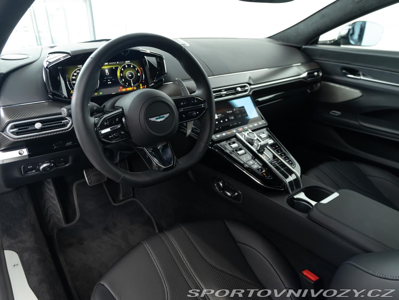 2025 Aston Martin Vantage - 5