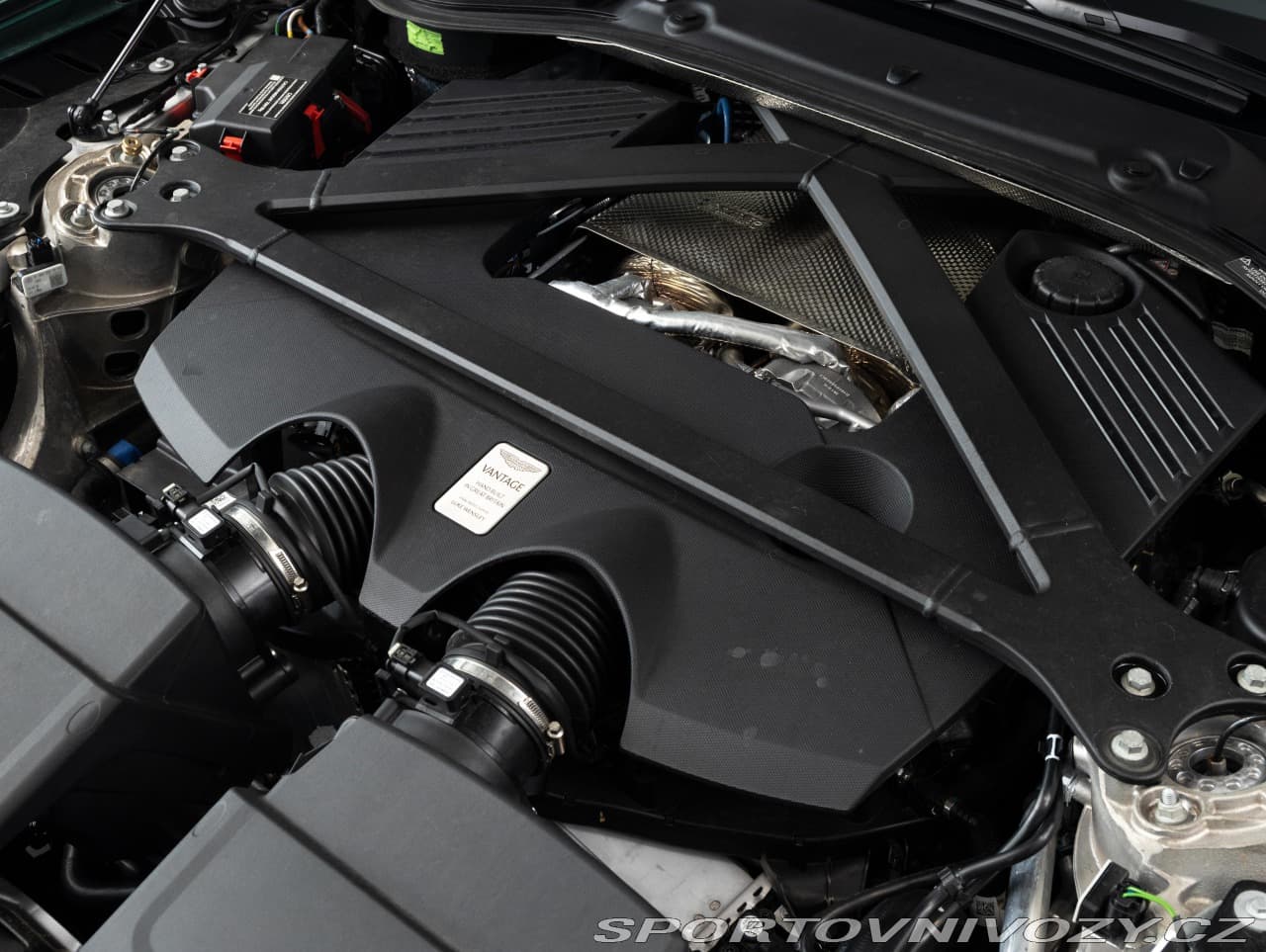 2025 Aston Martin Vantage - 12