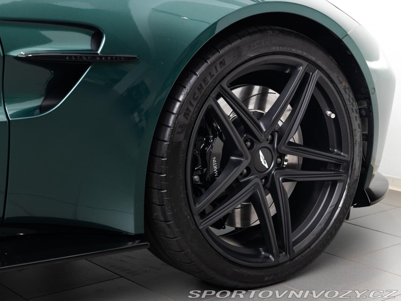 2025 Aston Martin Vantage - 13