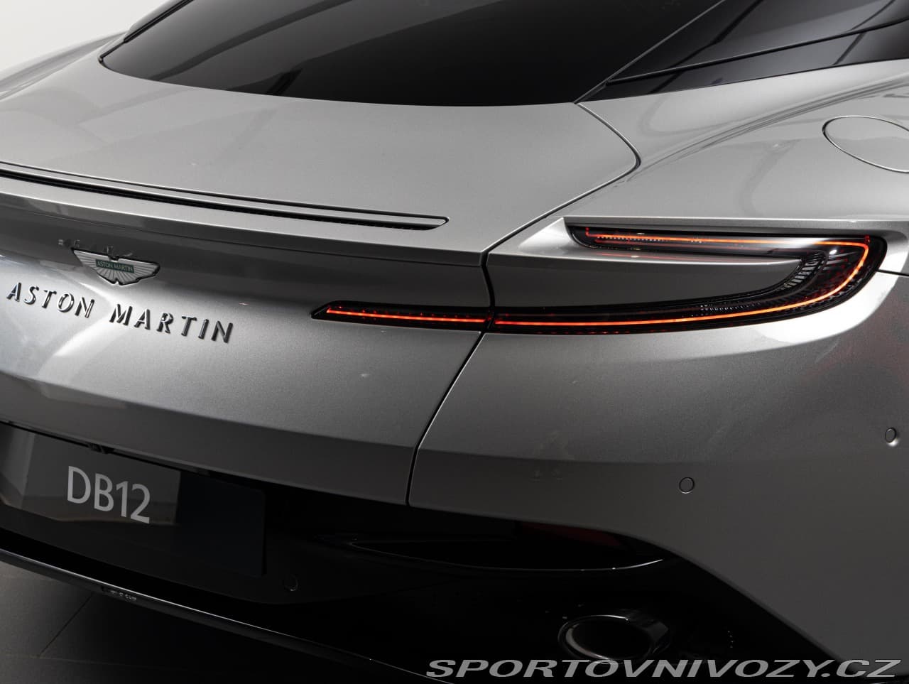 2025 Aston Martin Db12 - 4