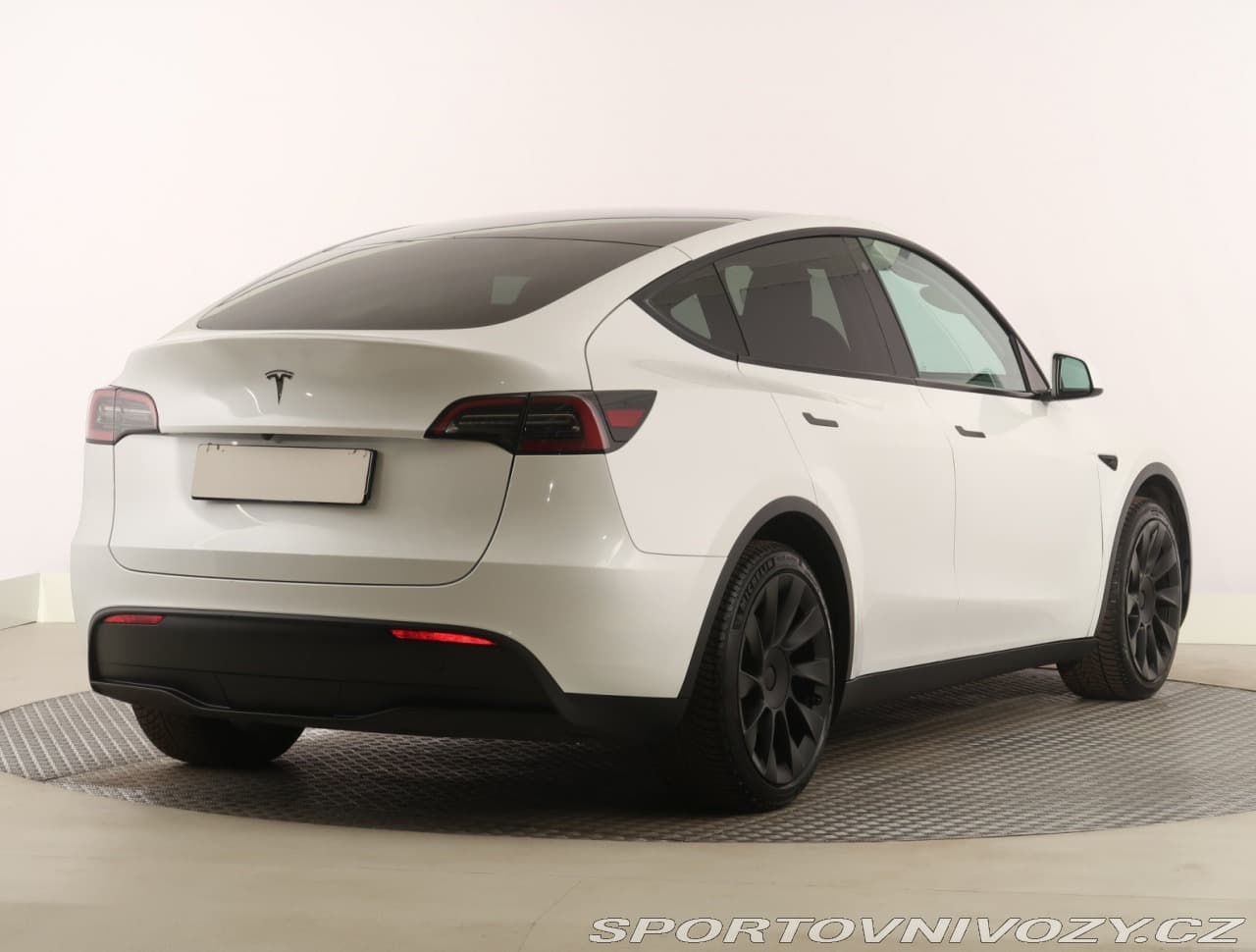 2022 Tesla Model Y - 5