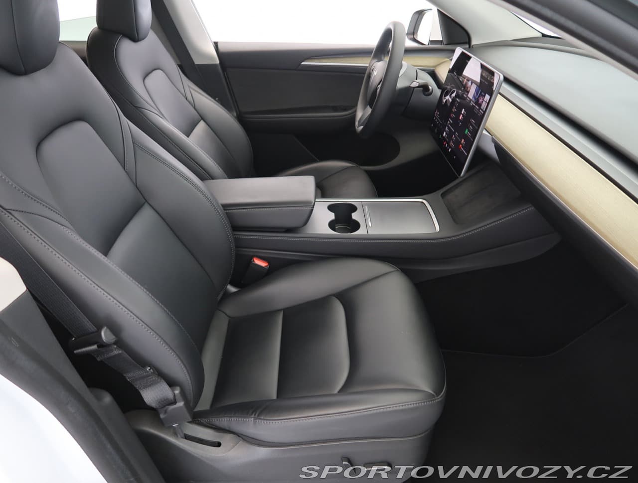 2022 Tesla Model Y - 9